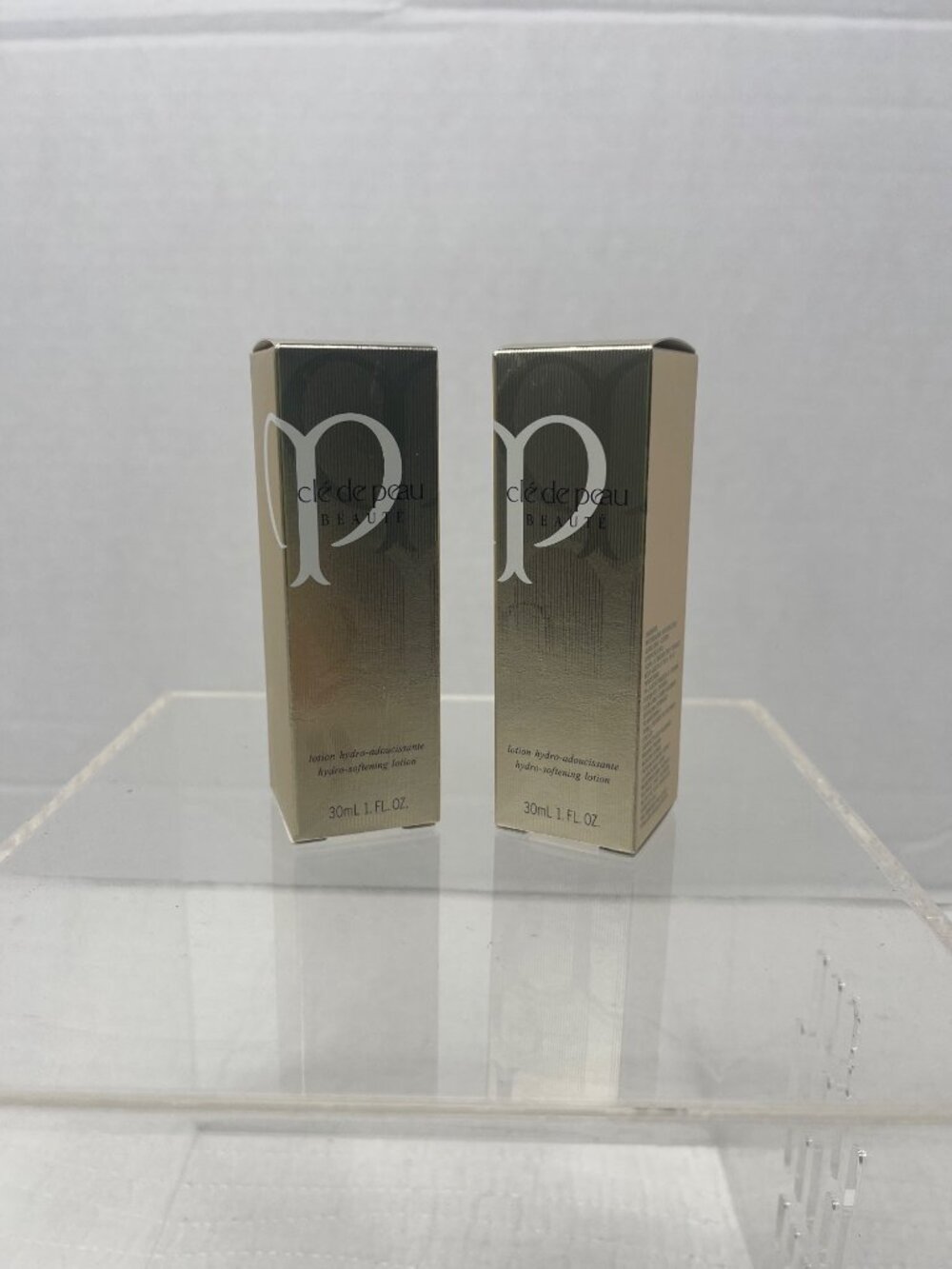 Cle de Peau Beaute Hydro-Softening Lotion 1oz/30mL Travel Size LOT of 2 NEW - Picture 2 of 5